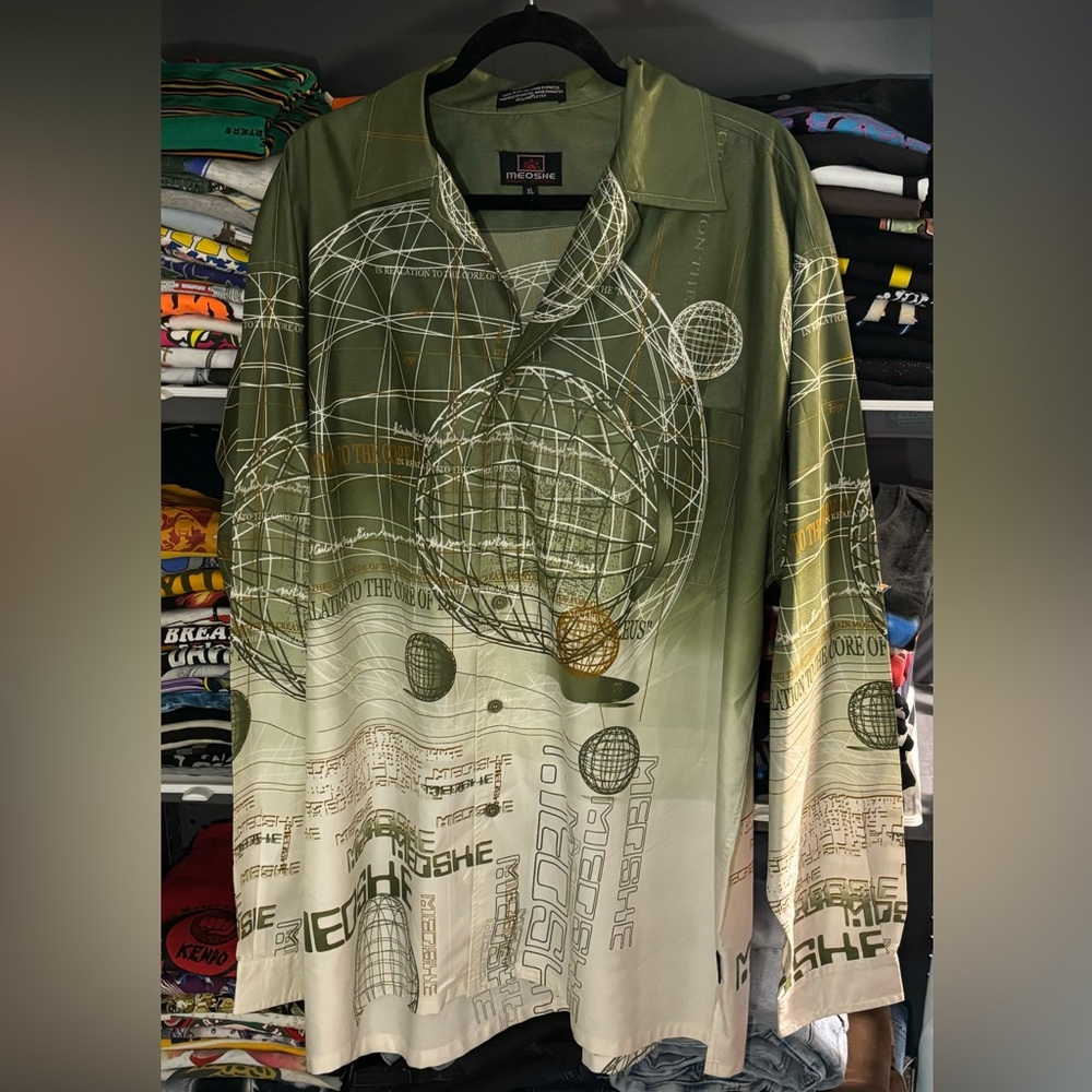 Vintage 00s Y2K Urbanwear Meoshe Button up